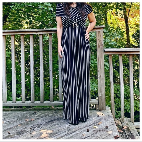 ✨LAST ONE✨Gorgeous striped wide leg jumpsuit - Picture 5 of 8